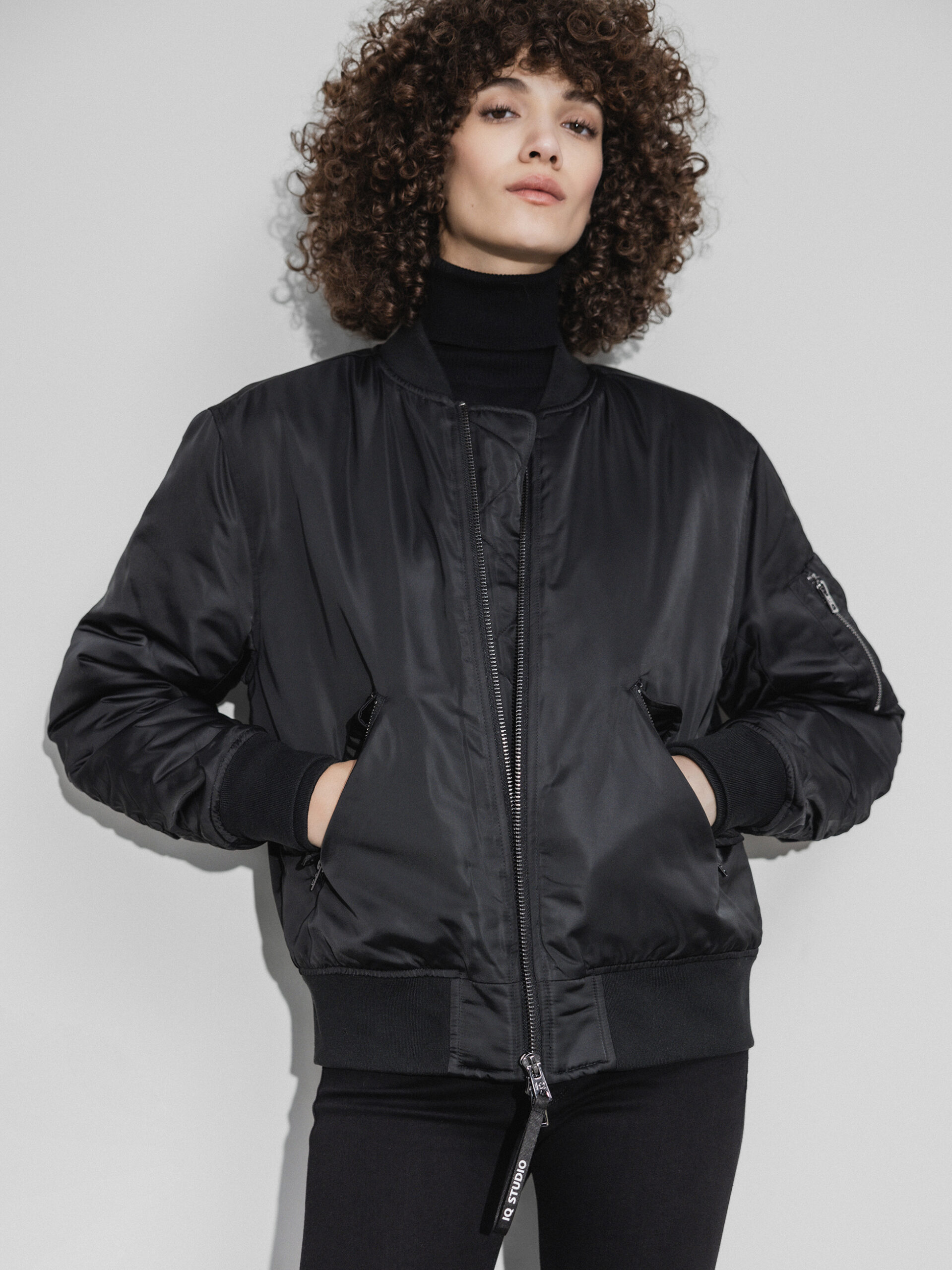 IQ STUDIO Bomberjacke Damen (9000 BLACK)