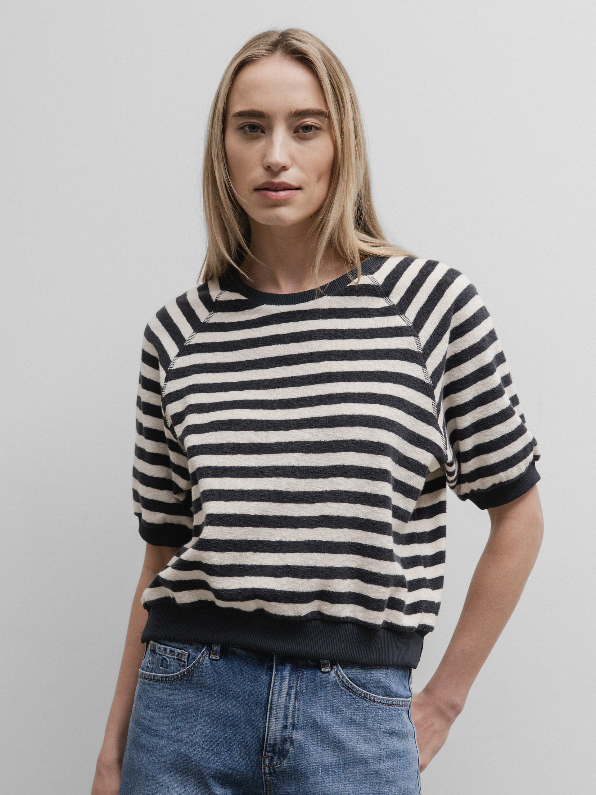 BY-BAR AMSTERDAM Kurzarm- Sweatshirt Damen (861 JET BLACK)