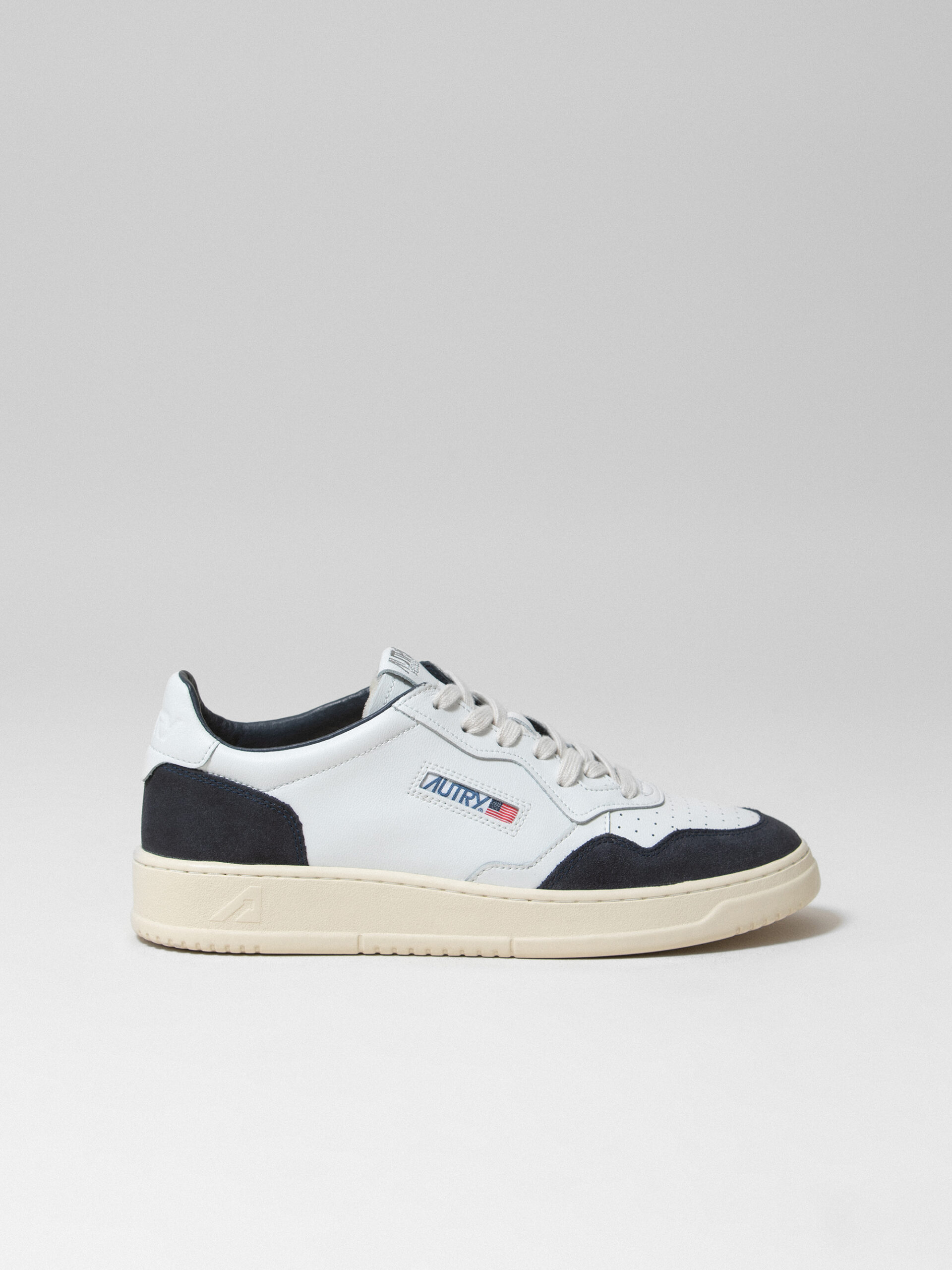 AUTRY Sneaker aus Leder Herren (FT07 WHITE/NAVY)
