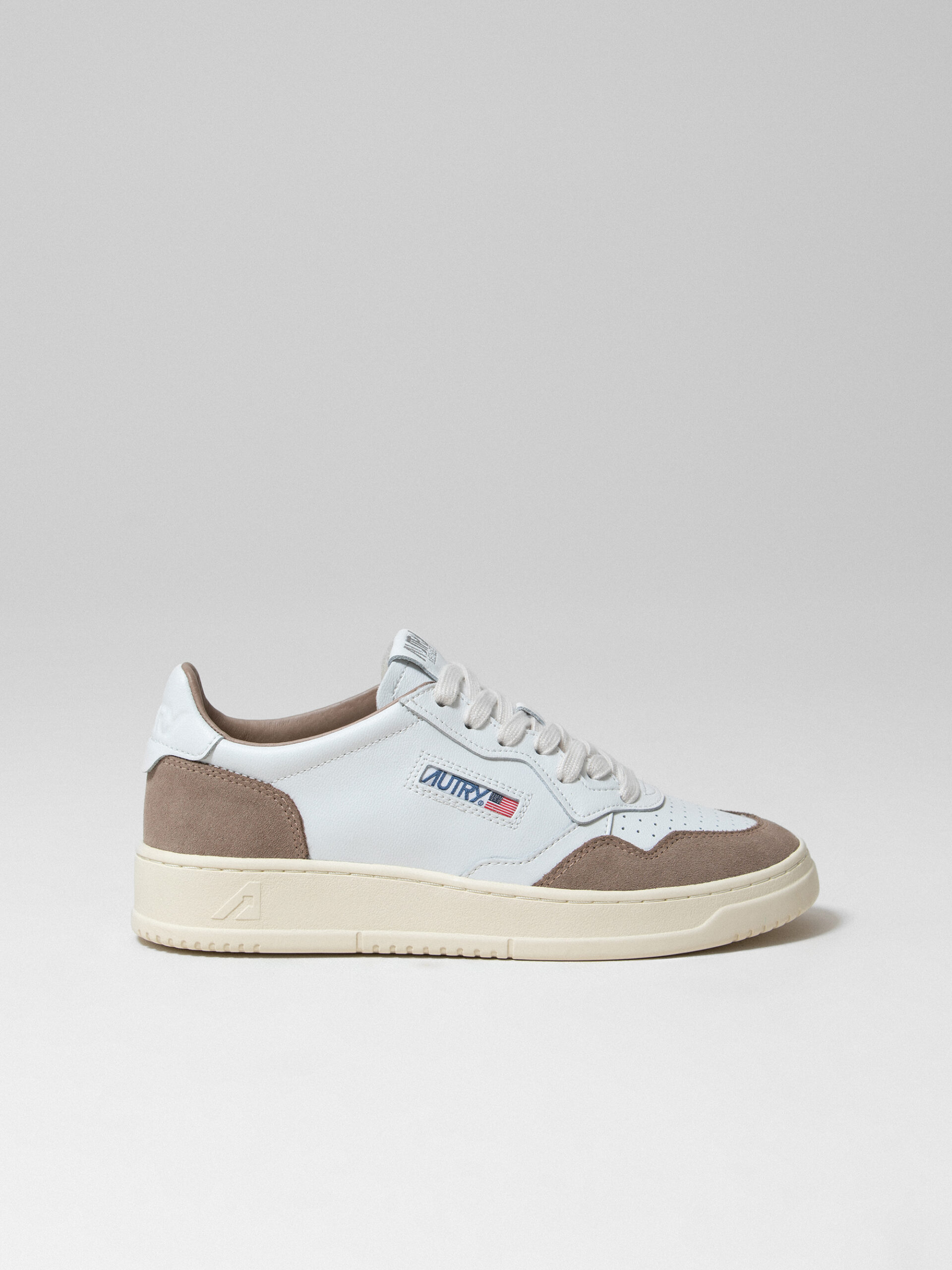 AUTRY Sneaker aus Leder Damen (FT02 WHITE/LT BROWN)