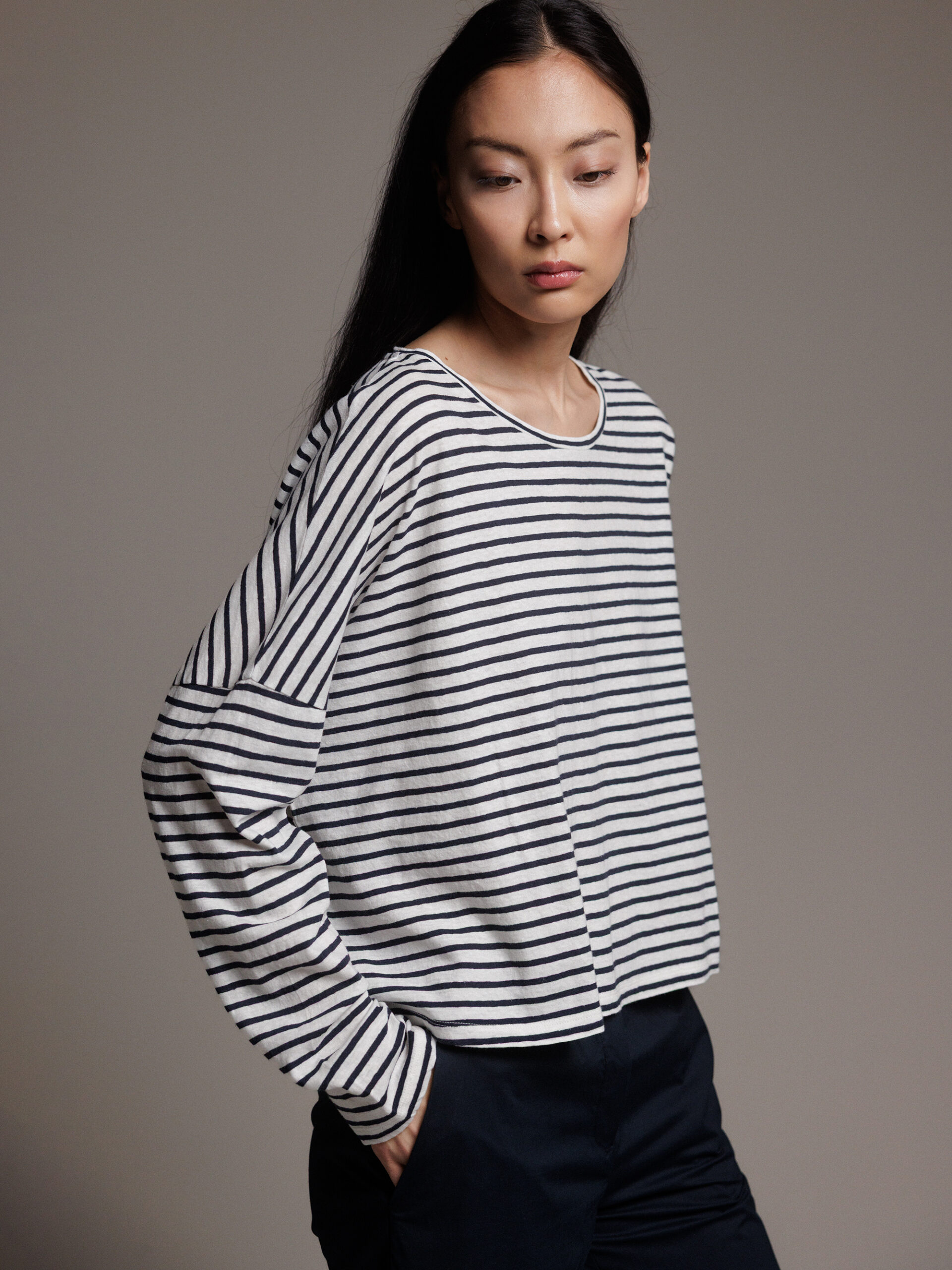 DANIELS Weites Langarmshirt aus Baumwolle Damen (WHITE/NAVY)