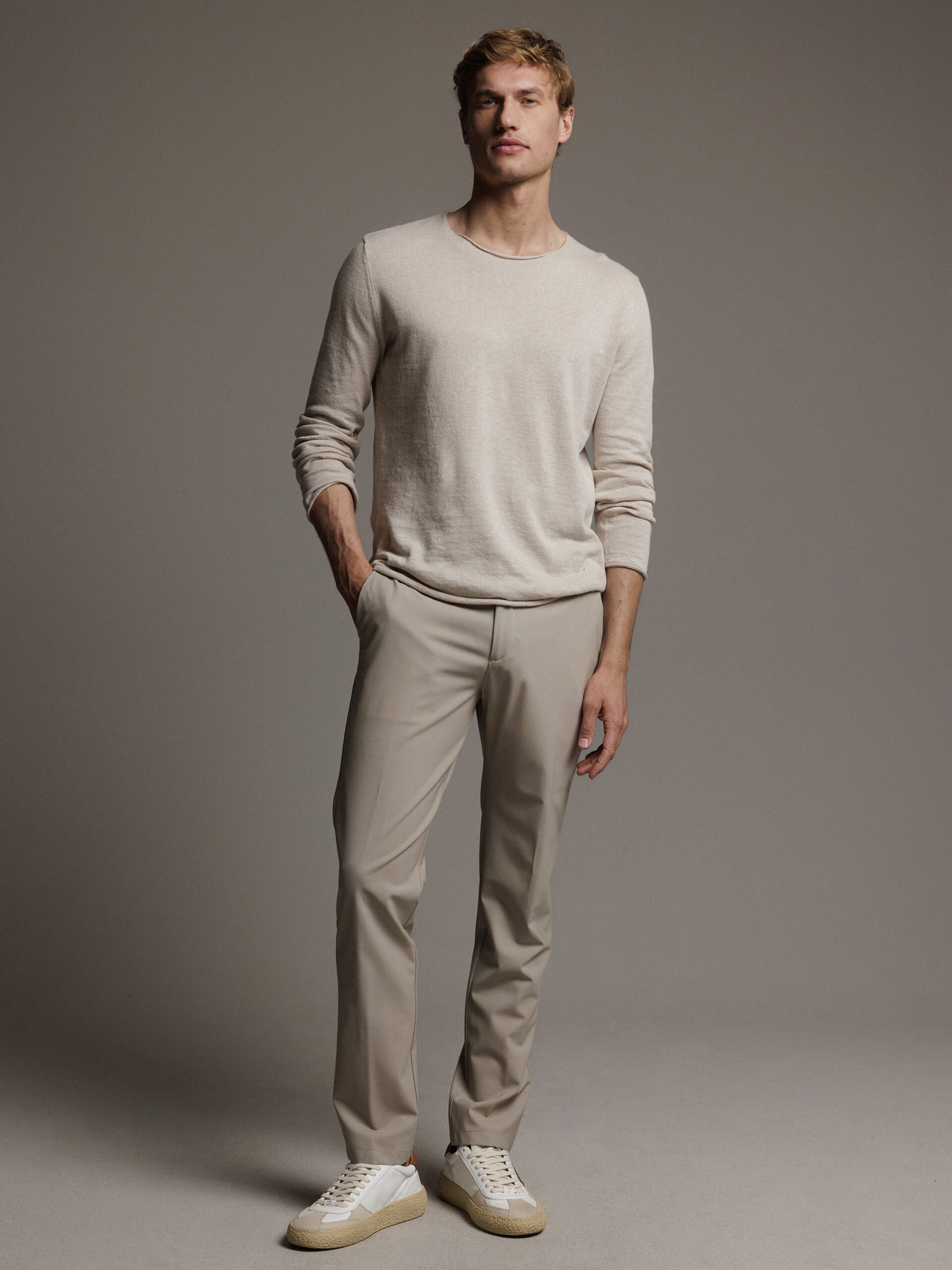 CRUNA Hose aus Schurwolle Herren (122 BEIGE)