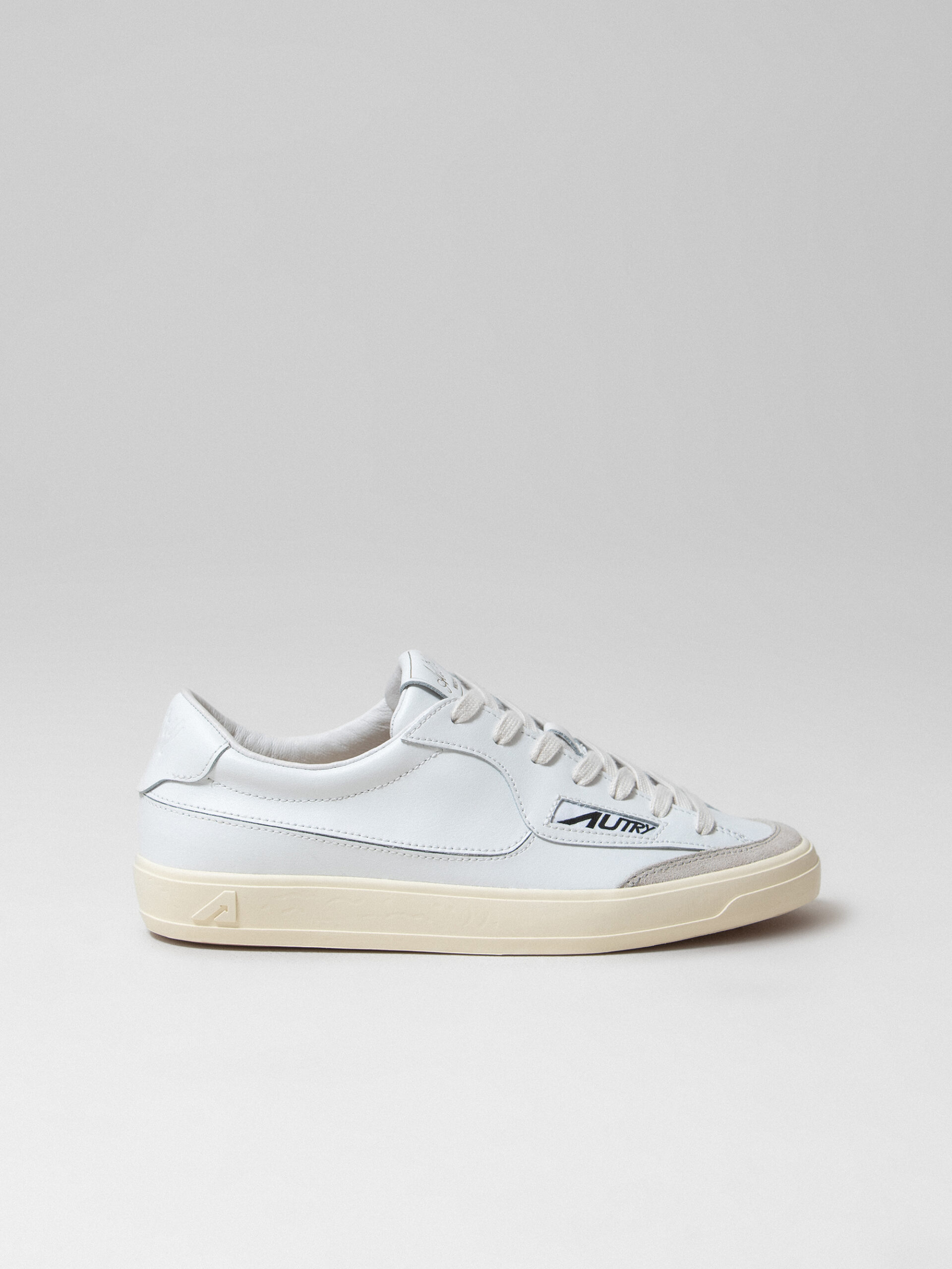 AUTRY Sneaker aus Veloursleder Damen (UK01 WHITE WHITE)