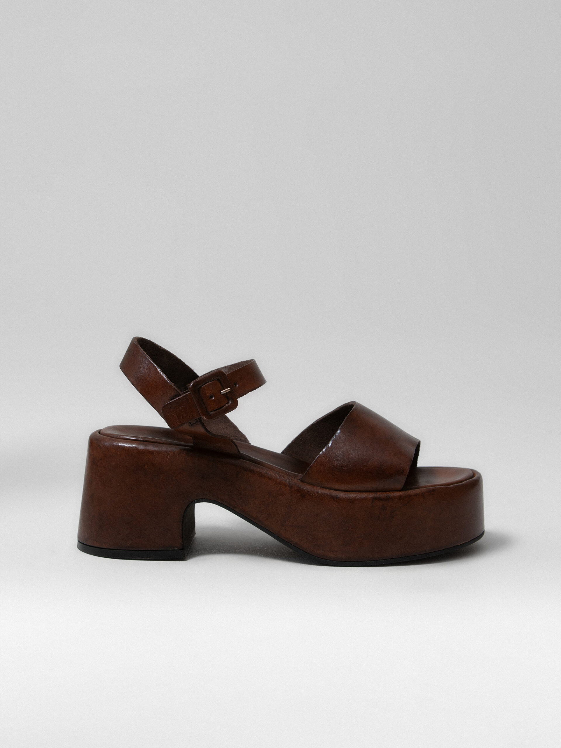 BRADOR Plateau- Sandaletten aus Leder Damen (MOGANO)